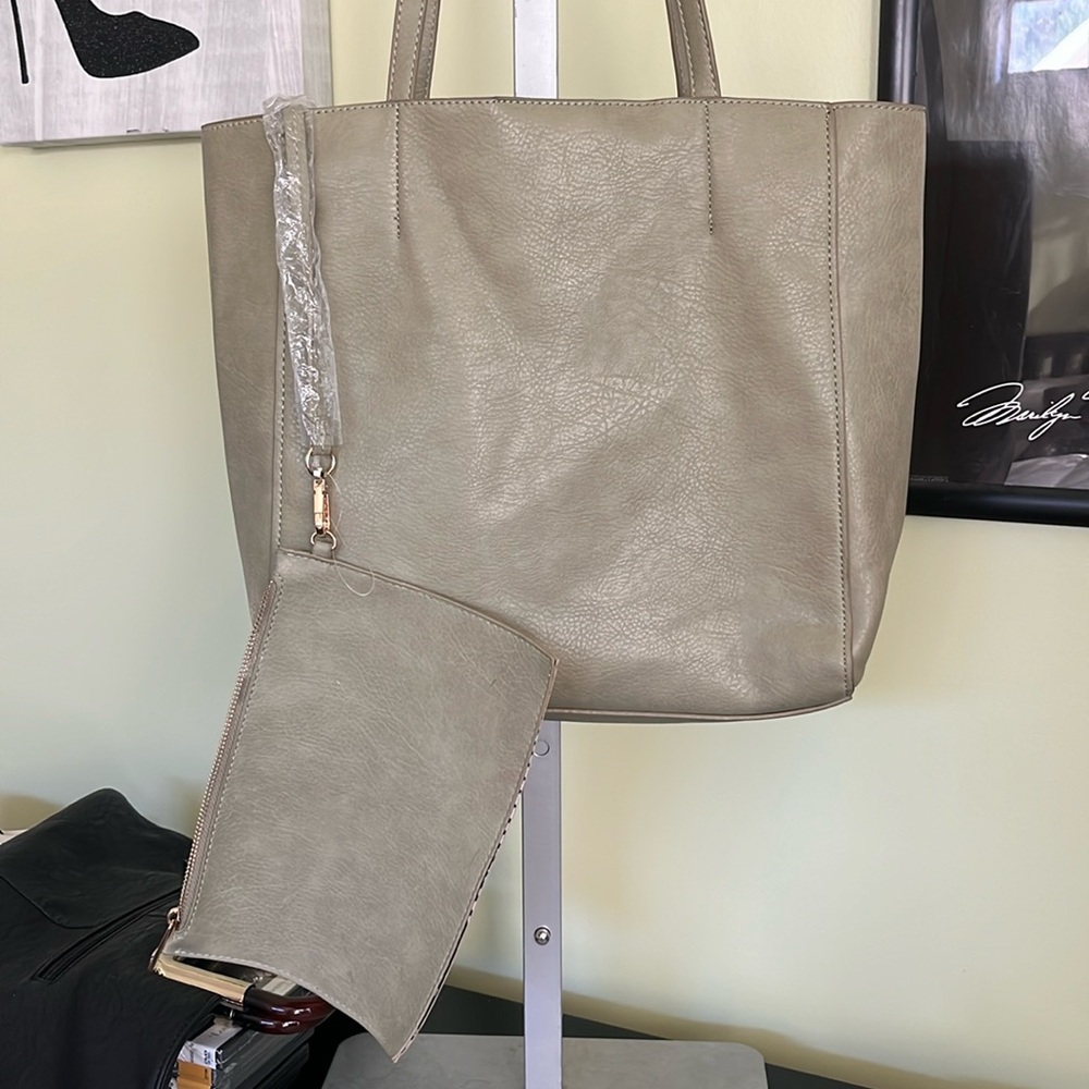 Olive green shoulder tote and pouch - Picture 7 of 13